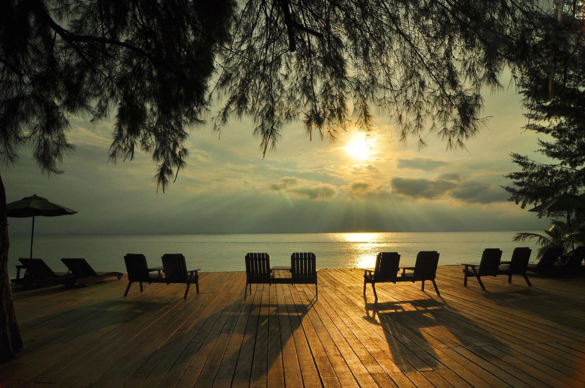 Aseania Resort Pulau Besar Mersing Exterior photo