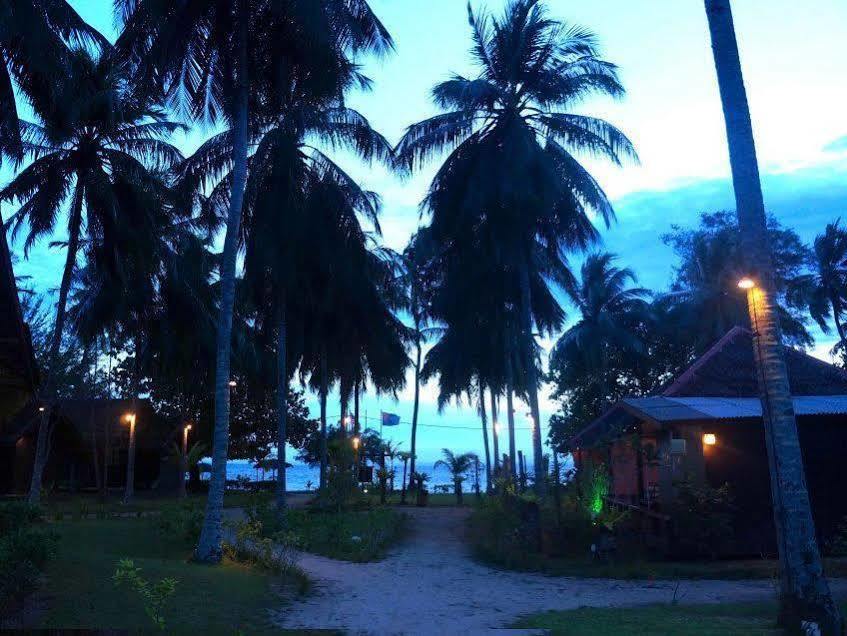 Aseania Resort Pulau Besar Mersing Exterior photo