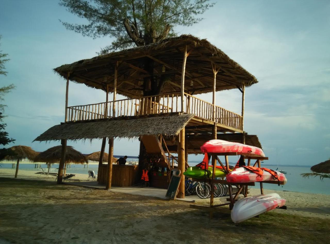 Aseania Resort Pulau Besar Mersing Exterior photo